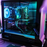 RTX 5080, 32 GB de RAM y un Ryzen X3D que dispara los FPS: PcComponentes tiene este PC gaming de gama alta rebajado 