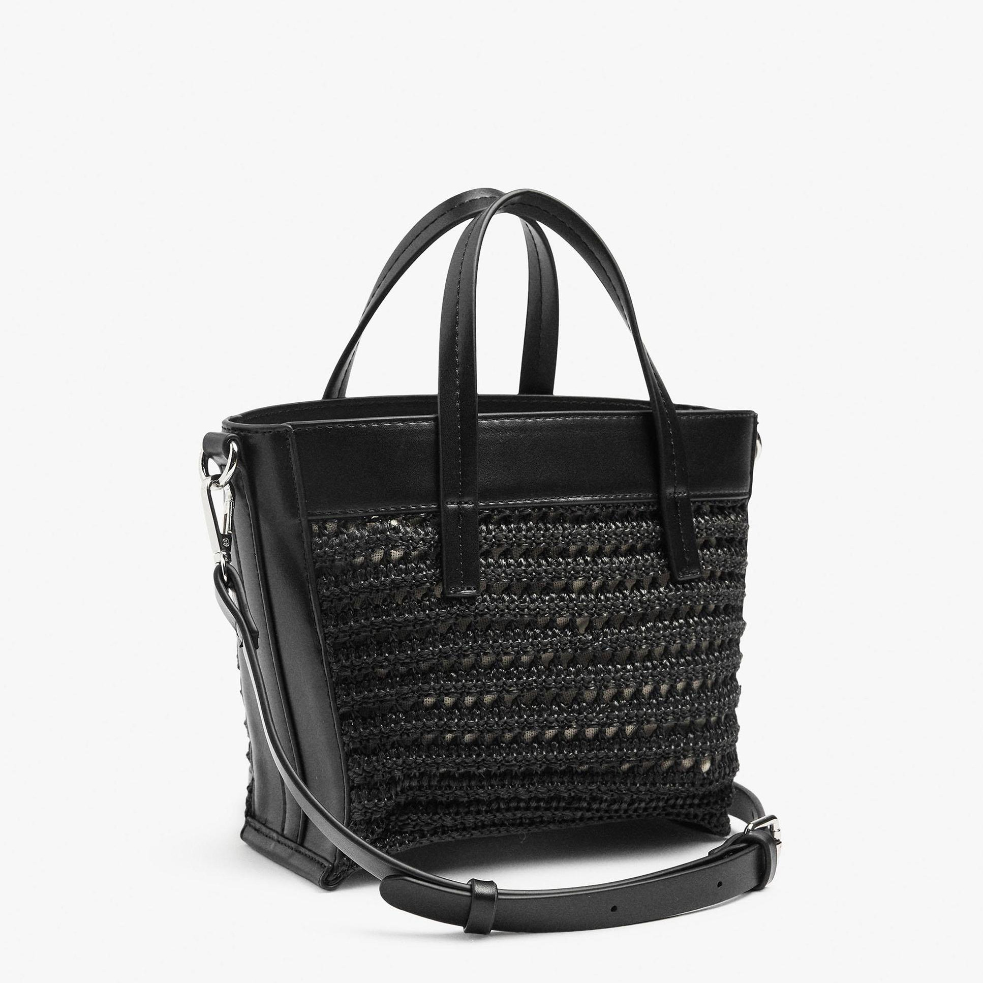 Bolso de mano estilo tote convertible a bandolera con cierre de cuerda en liso Negro Parfois