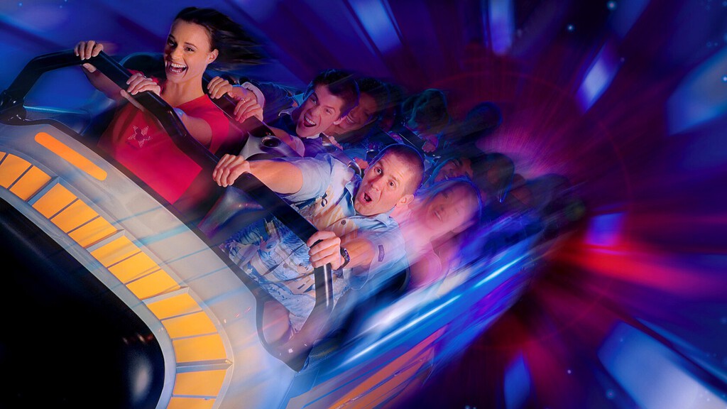 Disney vuelve a mirar a sus parques de atracciones para una nueva película de ciencia ficción. El desarrollo de Space Mountain sigue adelante . Noticias en tiempo real