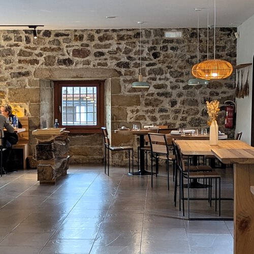 El restaurante vegetariano de los Valles Pasiegos que huye de etiquetas: “A veces no nos gustan las verduras porque nos las han hecho mal” 