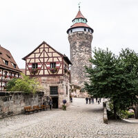 O maior mistério da engenharia antiga: o abismo assustador e inesperado escondido sob um famoso castelo europeu 