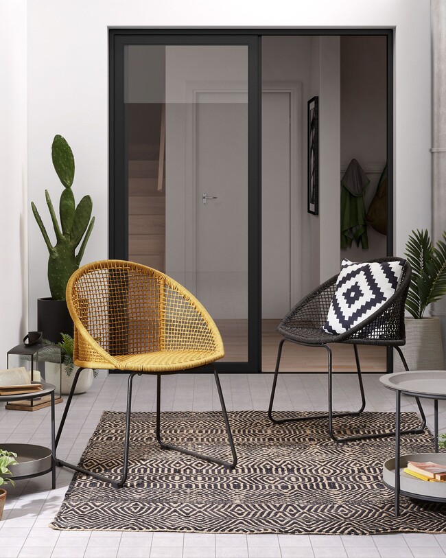 13 sillas, sillones y sofás de exterior bonitos y diferentes para que