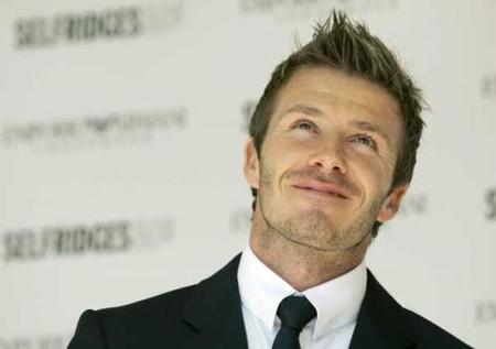 Venden un cuadro con la huella del pie de Beckham por más de 300.000 euros