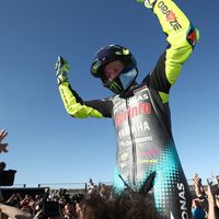 De prototipos de MotoGP a minimotos y toneladas de ropa: Valentino Rossi enseña todo lo que guarda en su garaje 