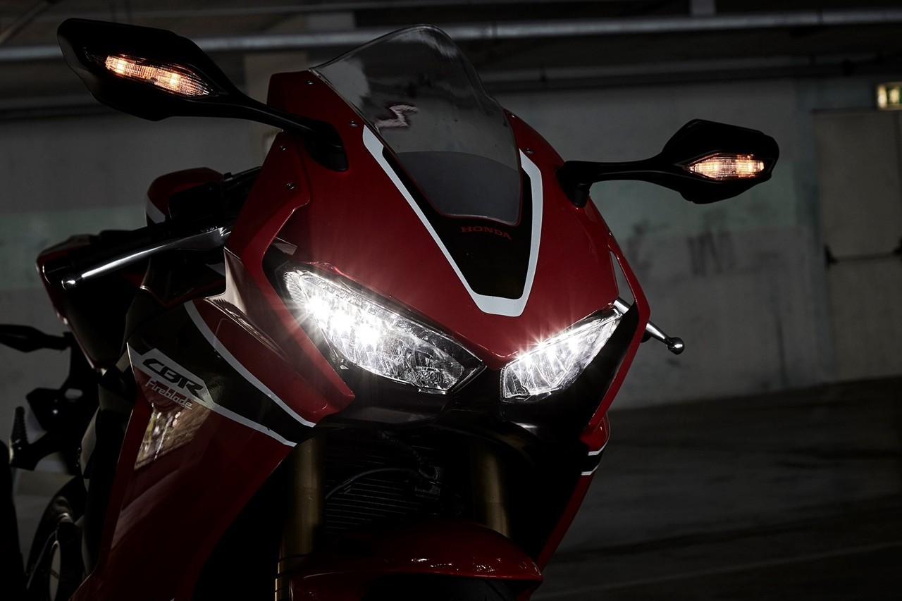 Una nueva Honda CBR1000RR Fireblade podría llegar en 2019 dispuesta a romper la barrera de los 200 CV 