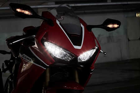 Una nueva Honda CBR1000RR Fireblade podría llegar en 2019 dispuesta a romper la barrera de los 200 CV