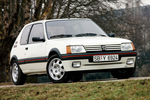 El Peugeot 205 cumple 40 años: un mito que salvó a la marca vendiéndose como churros y arrasando en competición