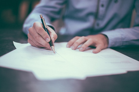 Guía del SEPE con todas las modalidades de contratos existentes