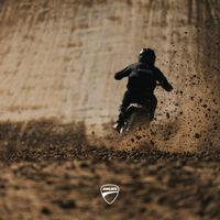 A Ducati le va tan bien en MotoGP y Superbikes que ha hecho un movimiento histórico: entrar en el motocross