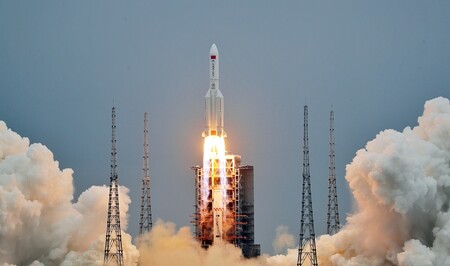 China lanza la cápsula central de su futura estación espacial, una de las instalaciones espaciales más grandes y sofisticadas