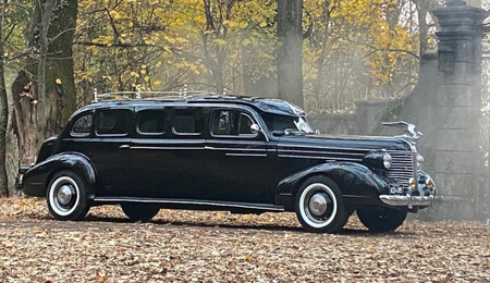 La limusina gótica de Miércoles en Netflix