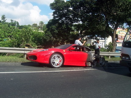 Ferrari F430 ardiendo