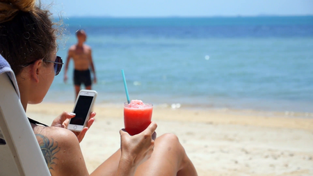 Nueve aplicaciones para sobrevivir a un día de playa