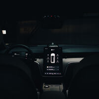 Volvo se alía con Google para llevar Gemini, su inteligencia artificial conversacional, a los vehículos 