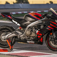 La Aprilia RS 457 nace como una nueva supersport para el carnet A2 que recuerda a las dos tiempos