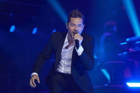 David Bisbal se ha casado y éste es su elegante smoking de novio