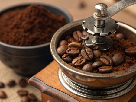 Cómo hacer café ultra cremoso como de cafetería: lleva leche vegetal, un toque de sal y está listo en 5 minutos