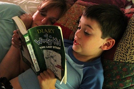 Esto es lo que podemos hacer los padres para que nuestros hijos mantengan el interés por la lectura