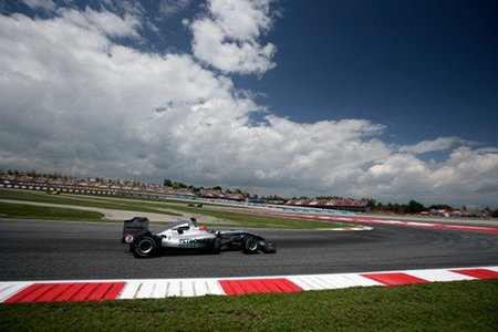 michael-schumacher-durante-el-gp-de-espana-2010.jpg