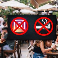 La ley antitabaco apunta contra el mismo culpable que la prohibición de las redes sociales: los padres