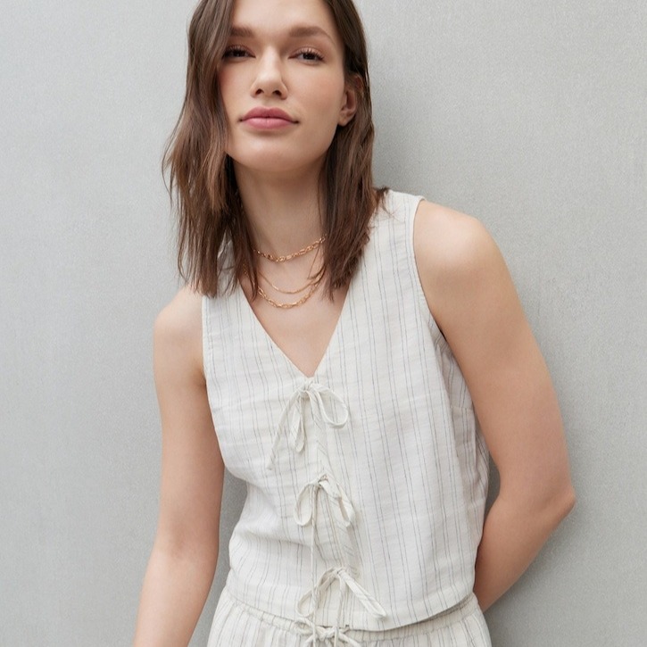 Easy Wear - Top de mujer cuello pico botones.