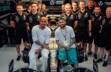 Hamilton Neymar Barcelona F1 2023