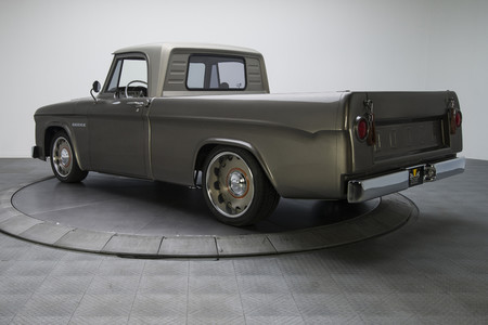 Dodge D100 restomod