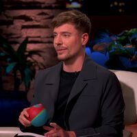 Lo nuevo de MrBeast: apoyar con un cuarto de millón de dólares una bola inteligente controlada con IA