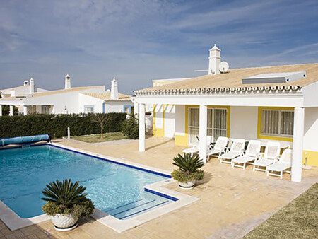 Solcrafte Solar Water Heater Example Villa Side