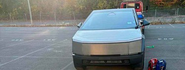 Pasa tres años esperando su Tesla Cybertruck, se la entregan y a los cuatro días le deja tirado. Lleva tres semanas en el taller y no saben qué le pasa