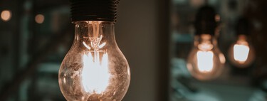 Si eres de los que apaga las luces cuando sales de casa, Endesa tiene algo que decirte: podrías estar haciéndolo mal