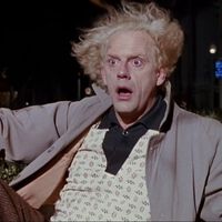 Pausa Volver al futuro en el minuto 24 con 33 segundos, y verás a un monstruo proveniente de otro clásico del cine de horror 