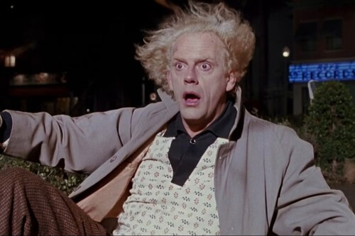 Pausa Volver Al Futuro En El Minuto 24 Con 33 Segundos Y Veras A Un Monstruo Proveniente De Otro Clasico Del Cine De Horror