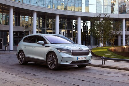Skoda llega a los 100.000 coches enchufables entre eléctricos y PHEV