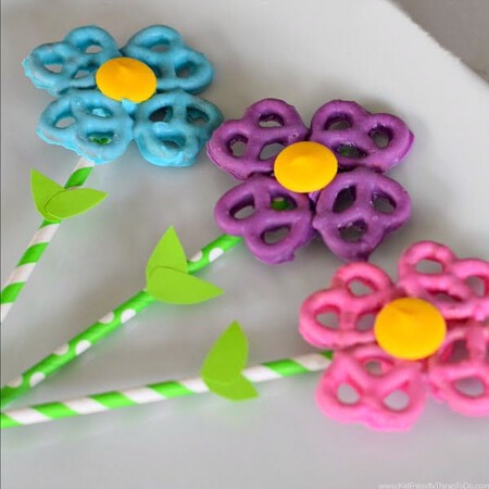 Chocolate Covered Pretzel Flowers Sq