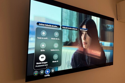 Limpiar mal tu carísima Smart TV OLED puede hacer que te cargues su panel. Esto es lo que recomiendan hacer los fabricantes