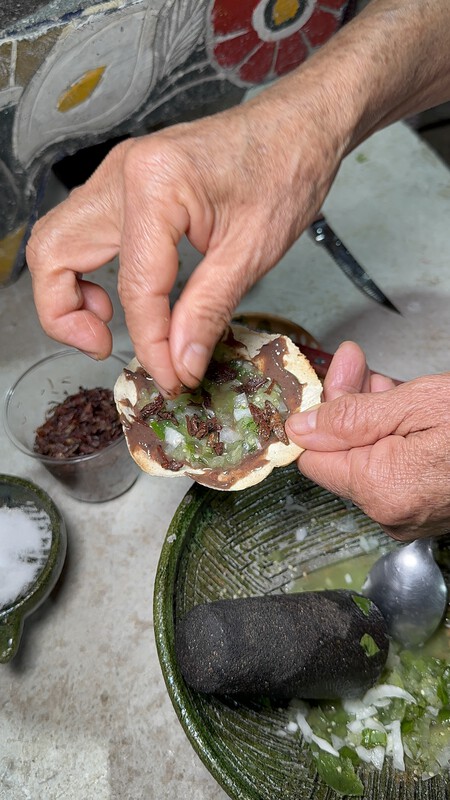 A alguien se le ocurrió llevar Oaxaca a CDMX y lo logró: su menú consiste únicamente de platillos oaxaqueños. Esta es su ubicación