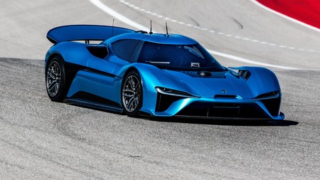 1.300 CV sin conductor, el NextEV NIO EP9 bate el récord del coche autónomo más rápido en COTA