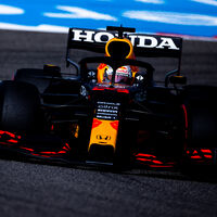 Max Verstappen manda, McLaren sorprende, Mercedes sufre y el Alpine no funciona en el debut de la Fórmula 1