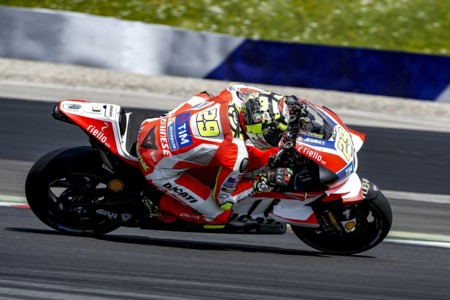 Andrea Iannone destroza el crono en Austria, y nosotros te traemos el vídeo