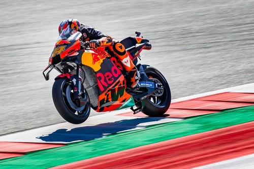 Pol Espargaró consigue su primera pole position en MotoGP y estrena de paso el palmarés de KTM
