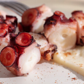 Hoy podemos comprar en Lidl un pulpo cocido y troceado por menos de 9 euros, listo para comer a la gallega o en salpicón 