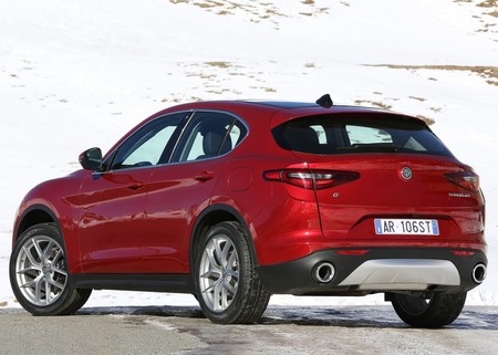 Alfa Romeo Stelvio 2