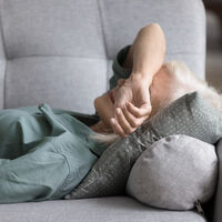 Se você tem esse costume aparentemente inofensivo depois do almoço, a ciência tem um alerta urgente: pode ser o primeiro sinal de demência 