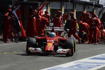 Fernando Alonso seguirá con Ferrari “de momento”