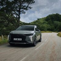 Probamos el DS 7 AWD: hemos puesto hasta arriba de barro un SUV francés premium con el que no saldrías de la carretera, y hemos sobrevivido con estilo