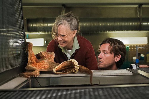 He encontrado mi nuevo lugar feliz en 'Criaturas luminosas', una película de Netflix tan tierna y luminosa que deja el corazón calentito 