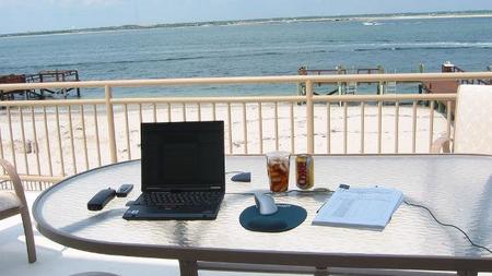 ¿Agotada la tarifa de datos en vacaciones? Tres alternativas para seguir navegando