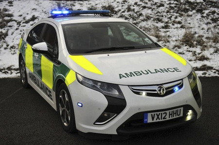El Opel Ampera inicia su andadura como ambulancia de asistencia