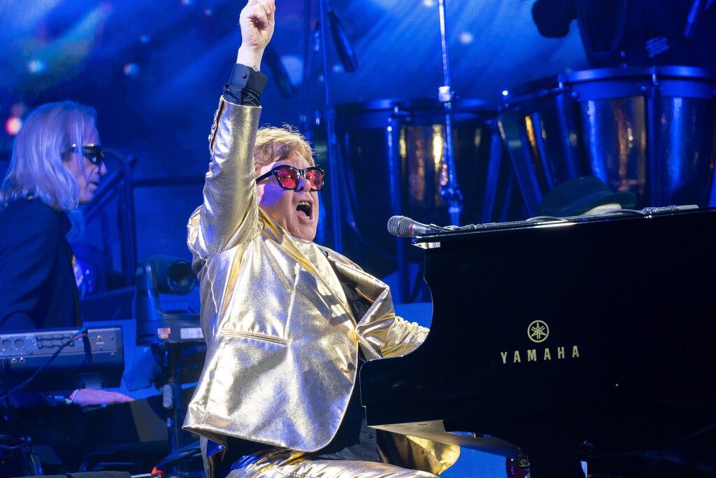 Elton John tiene una fortuna de 560 millones de euros: sus hijos y herederos no tendrán tanta suerte